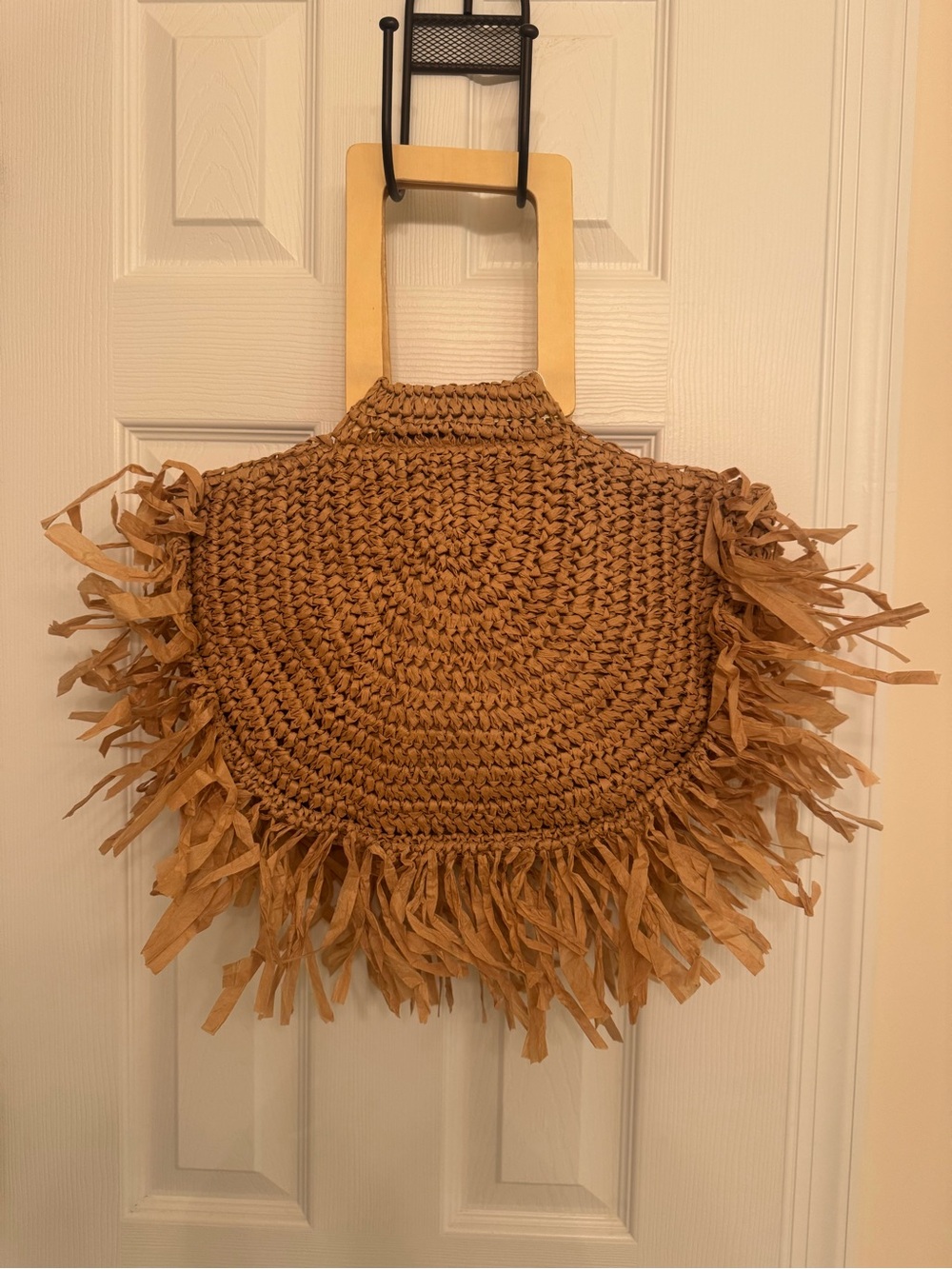 NWOT Large Boho Fringe Raffia Bag w/ Wooden Handle Woven Straw Tote Beach Purse